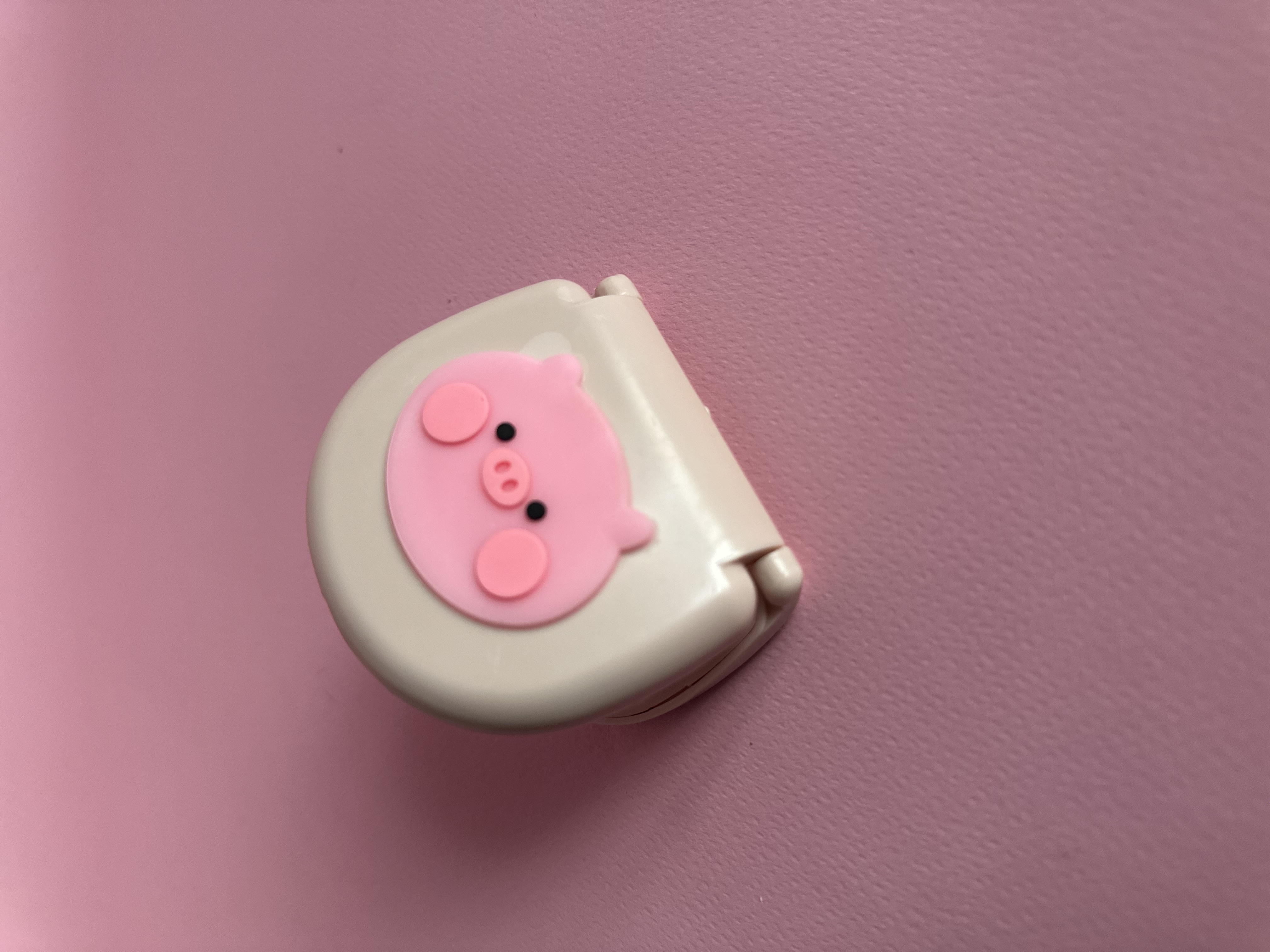 سێتی دەرزی ناو جانتا